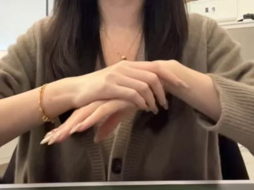 口碑之选：这5款护手霜品牌赢麻了！j9九游会登录护手霜推荐第一名高(图2)