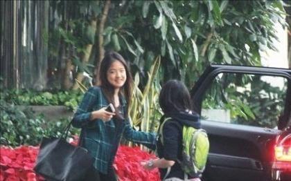 的3位男星个个花钱如流水一般人真养不起j9九游会(中国)网站娶了“败家老婆”(图7)