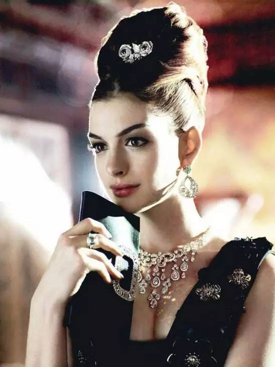 HC签约安妮海瑟薇涨价是迟早的事J9真人